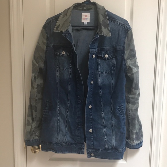 LuLaRoe Jackets & Blazers - Lularoe jaxson CAMO XL